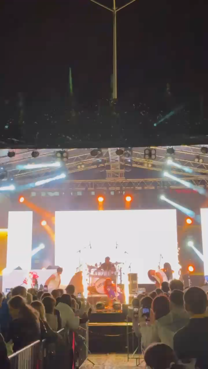 Efecte cu flăcări la concert